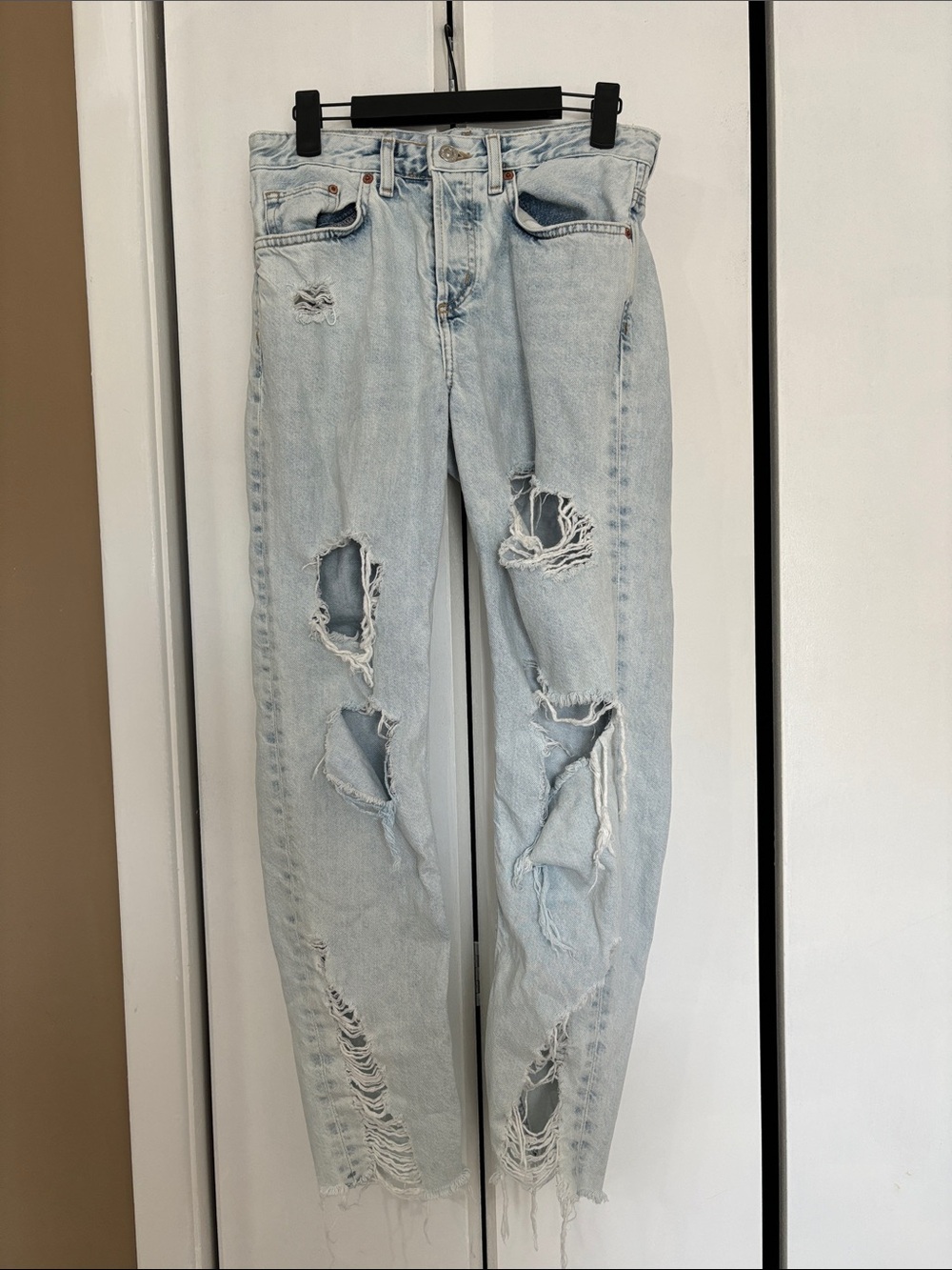 &denim H&M Light Wash Ripped  low waist boyfriend Women's Jeans